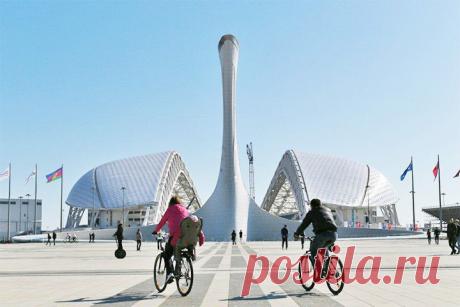 Сочи. Олимпийский город-призрак и Черное море  | 12 городов России, куда стоит отправиться на майские • НОВОСТИ В ФОТОГРАФИЯХ