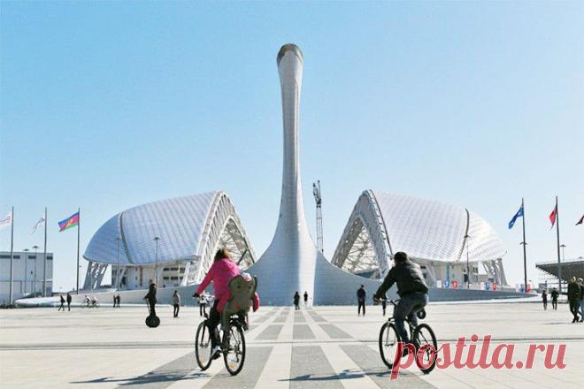 Сочи. Олимпийский город-призрак и Черное море  | 12 городов России, куда стоит отправиться на майские • НОВОСТИ В ФОТОГРАФИЯХ