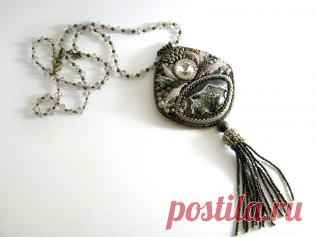 Кулон &quot;Каменный цветок&quot; | biser.info - всё о бисере и бисерном творчестве