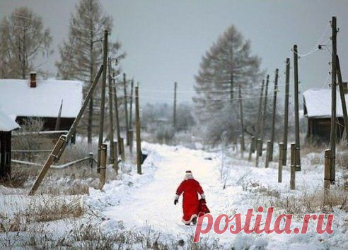 Новый год уже совсем близко, а готовы ли наряды к Новому году? 
Мы предлагаем Вашему вниманию модные и качественные нарядные платья. 
Высылаем подробные размеры платьев для лучшей подгонки.
Осуществляем доставку во все уголки России!
