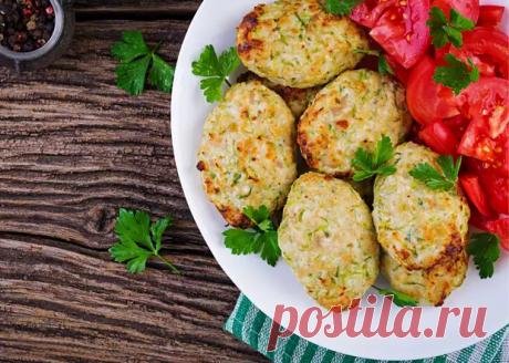 (3) Как накормить всю семью просто и недорого: сочные куриные котлеты с кабачками. И гарнир не нужен - Будет вкусно - 10 июля - 43024740241 - Медиаплатформа МирТесен