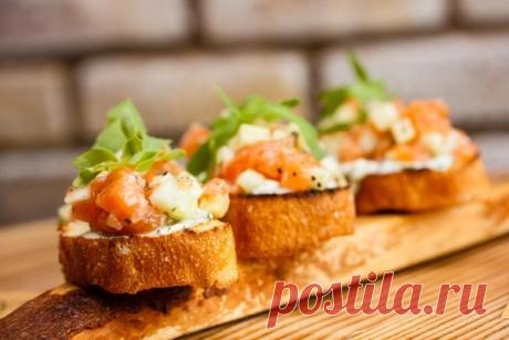 Ржаные тартинки с лососем - Пошаговый рецепт с фото своими руками Ржаные тартинки с лососем - Простой пошаговый рецепт приготовления в домашних условиях с фото. Ржаные тартинки с лососем - Состав, калорийность и ингредиенти вкусного рецепта.