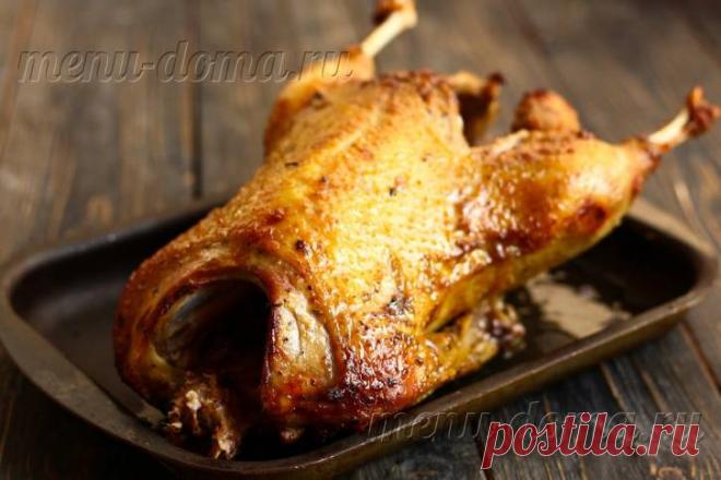 Утка, запеченная в духовке в рукаве в домашних условиях: пошаговый рецепт с фото