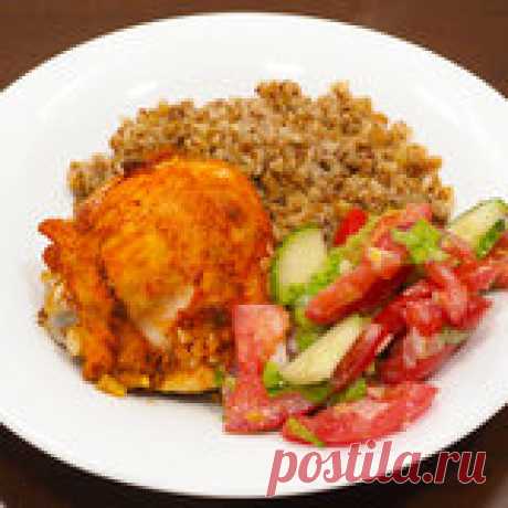 Домашняя колбаса из курицы Домашняя180 мин.10Простой. 349901Автор: Marina Petrushenko23 июня 2020, 13:24. Как приготовить. Видео. Похожие рецепты. Ингредиенты. 1 кг. 900 гр. – курицы. бульон или вода. сладкая молотая паприка. карри и смесь перцев. соль и рукав для запекания. Пошаговый рецепт приготовления. С курицы аккуратно снять кожу, срезать все мясо с костей, (у меня получился 1 кг.). Крупные куски порезать чуть помельче и все мясо порубить ножом в течении 10 минут (не разрезая до конца).