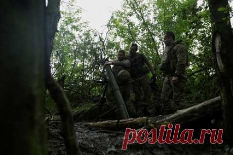 В батальоне «Крым» заявили об убийствах ВСУ мирных жителей при попытке эвакуации. Бойцы Вооруженных сил Украины (ВСУ) расстреливают мирных жителей Запорожской области при попытке покинуть зону ведения боевых действий. Об этом заявил командир подразделения батальона «Крым». «Там были бабушка с дедушкой, которые попросились выехать (подальше от) боевых действий, и они их просто взорвали», — сказал он.