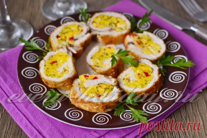 Рулетики из куриного филе с начинкой: рецепт с фото