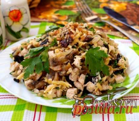 Салат с курицей, грибами и черносливом фото рецепт приготовления