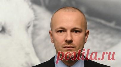 Гоша Рубчинский стал главным дизайнером бренда Канье Уэста Yeezy. Рэпер и предприниматель Канье Уэст сообщил, что отдел дизайна в его компании Yeezy возглавил российский модельер Гоша Рубчинский. Читать далее