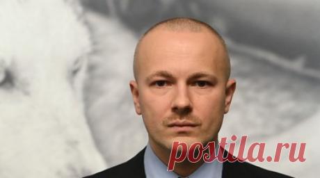 Гоша Рубчинский стал главным дизайнером бренда Канье Уэста Yeezy. Рэпер и предприниматель Канье Уэст сообщил, что отдел дизайна в его компании Yeezy возглавил российский модельер Гоша Рубчинский. Читать далее