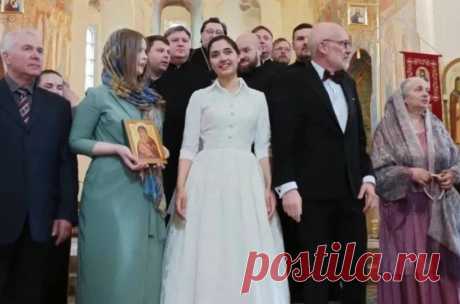 Александр Гордон тайно обвенчался со студенткой
