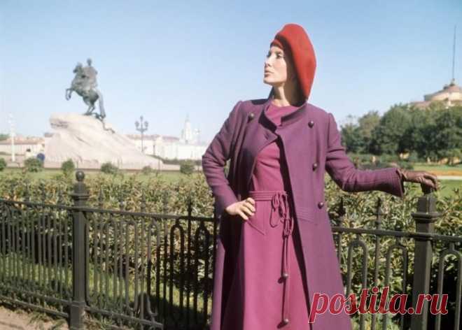 Советская мода 1960-х, 1970-х и 1980-х годов в фотографиях ЛенТАСС • НОВОСТИ В ФОТОГРАФИЯХ