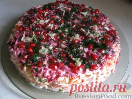 Рецепт: Праздничный слоеный салат с копченой ветчиной на RussianFood.com