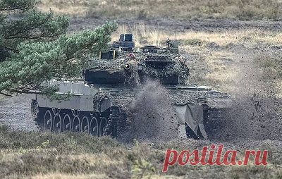 В Киеве призвали Берлин "утроить" число поставляемых ВСУ танков Leopard. В МИД Украины заявили, что каждый такой танк "для решительного наступления буквально на вес золота"