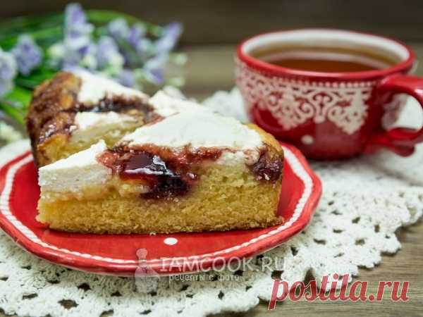 Быстрый пирог с творогом и джемом