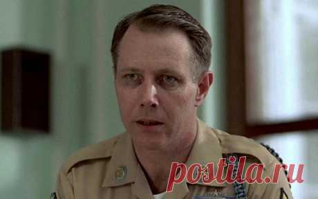 Дж.Т. Уолш, 28 сентября, 1943
 • 27 февраля 1998