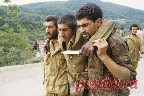 Названы причины национальных конфликтов в СССР. В СССР существовала так называемая система матрешки, из-за которой элиты национальных республик считали, что их народы жили бы лучше, если бы не диктат союзного центра, рассказал «Ленте.ру» конфликтолог Ариф Юнусов. Каждый создавал образ врага, от которого нужно было стать независимым, считает он.