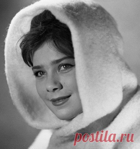 Лариса Голубкина, 9 марта, 1940