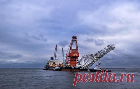 Оператор &quot;Северного потока - 2&quot; заявил, что газопровод завершен на 99%. В Nord Stream 2 AG сообщили, что трубоукладочная баржа &quot;Фортуна&quot; продолжает работу на заключительном участке