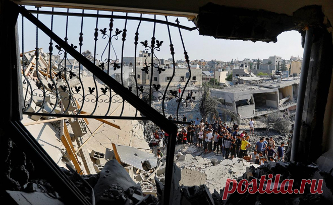 Число погибших от атак Израиля палестинцев выросло до 2,2 тыс.. В секторе Газа и на Западном берегу реки Иордан за время войны боевиков палестинского движения ХАМАС и Израиля погибли 2215 человек, сообщает агентство WAFA со ссылкой на Минздрав Палестины.