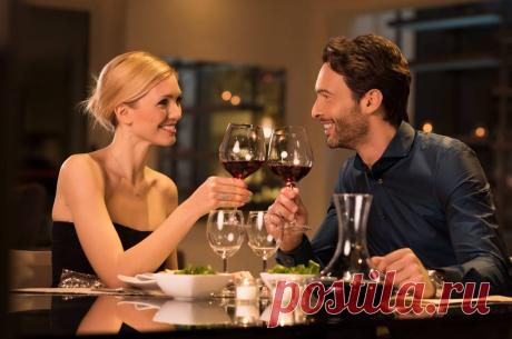 Романтический ужин: какую еду лучше не есть - Умная