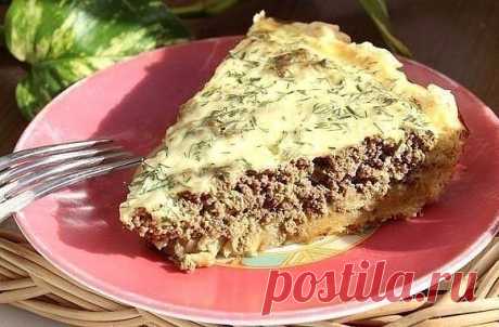 ПИРОГ С ПЕЧЕНЬЮ - НЕПЕРЕДАВАЕМАЯ ВКУСНЯТИНА!
Каждая из нас ежедневно задумывается: чем бы накормить семейство? Желательно повкуснее, да побыстрее… Хочу предложить вам сытный, вкусный пирог из бабушкиной потрепанной кулинарной книжечки.
Кстати, поискала в интернете, ничего похожего не нашла. Речь идет об открытом пироге с печенью. Бабушкины открытые пироги мне всегда очень нравились за обилие сочной начинки при минимуме теста. Печенку я использую говяжью, но мне кажется мож...