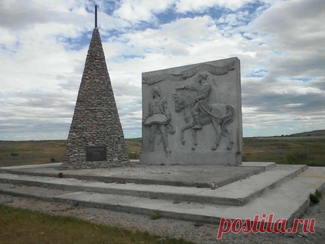 Когда над сопками Маньчжурии... Наша граница В мае 2007 года начальник Пограничного управления ФСБ России по Республике Бурятия и Читинской области, генерал-лейтенант В. У. Волков подарил мне…