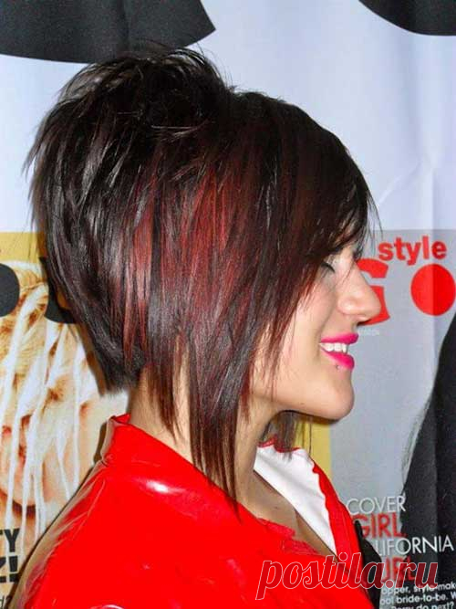 Layered-Stacked-Bob-Dark-Red-Hair.jpg (500×667)