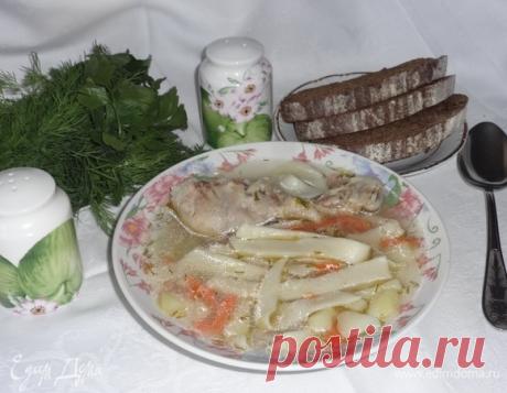 Суп-лапша из домашней курицы. Ингредиенты: курица тушка, вода, картофель