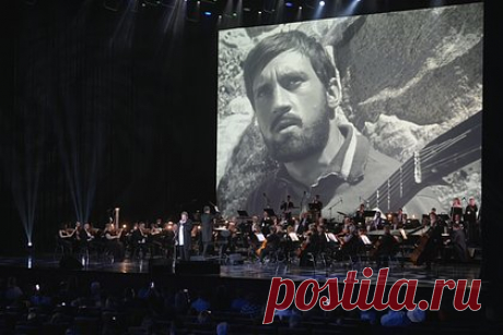 В Сочи пройдет фестиваль памяти Высоцкого. В гавани парусного центра «Юг Спорт» пройдет творческий вечер-фестиваль памяти советского поэта, актера театра и кино Владимира Высоцкого. Об этом сообщил руководитель проекта Влад Фунтяков. Мероприятие состоится в воскресенье, 23 июля, и приурочено к 85-летию со дня рождения артиста.