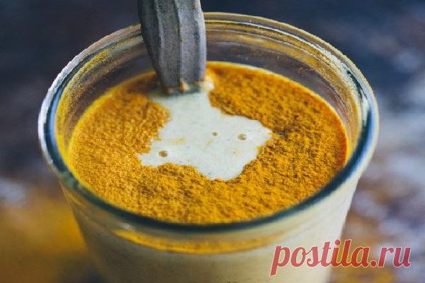Золотое молоко с куркумой
