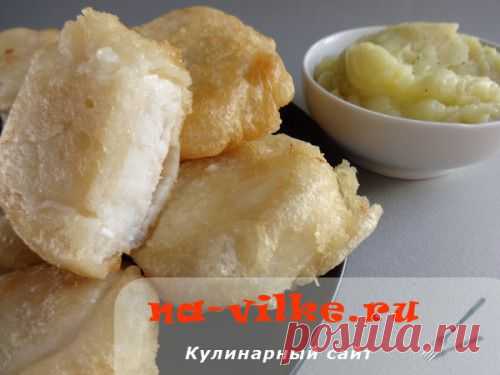 Жареная треска в кляре с чесночным соусом (бакалярос и скордаля)