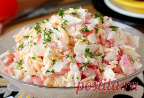 10 быстрых и вкусных салатов
Порой не всегда есть возможность готовить салат, который отнимает много времени и сил. А тем временем гости уже на пороге. Вам поможет подборка идей салатов, которые готовятся всего за 10 минут.
1…