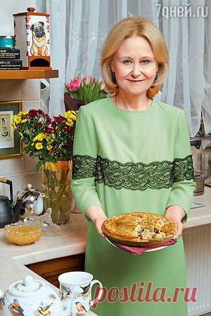 Рецепты от Дарьи Донцовой: пирог из курицы, запеченная куриная печень «мгновенная» и курица на соли - 7Дней.ру