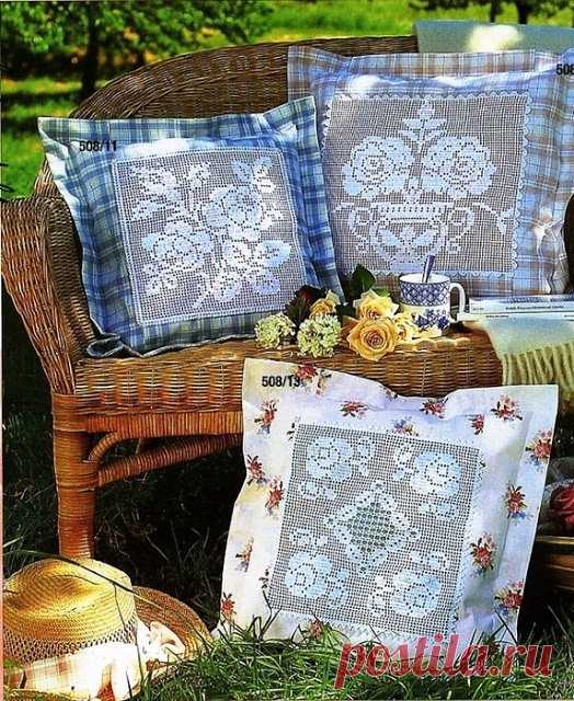 АЖУРНЫЕ ПОДУШКИ С ФИЛЕЙНЫМИ РОЗАМИ