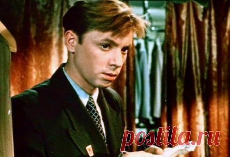 Олег Анофриев: как сложилась жизнь актера чьим голосом пели и говорили известные мультперсонажи