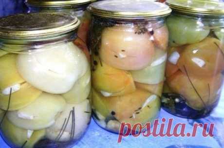 Маринованные зелёные помидоры с чесноком
Зелёные помидоры,
+ чеснок,
+ укроп,
+ вода - 3 литра,
+ 9%-ный уксус - 250 мл.,
+ сахар - 3 ст. ложки,
+ лавровый лист - 3 шт.,
+ зёрна укропа,
+ соль - 2 ст. ложки.
Рецепт приготовления маринованных зелёных помидоров с чесноком:
Тщательно промойте помидоры, сделайте в каждом из них надрез и нашпигуйте зубчиком чеснока.
В чисто вымытые банки уложите веточки укропа, на них выложите помидоры.
Теперь приготовим маринад:
Для этого в 3 ...