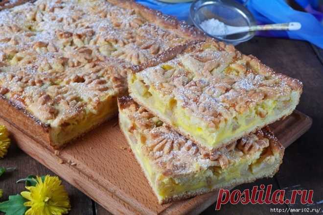 Яблочный пирог из песочного теста.