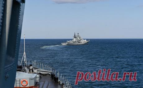 Минобороны предложило лишить Северный флот статуса военного округа. Северный флот перестанет подпадать под Положение о военном округе, а входящие в него регионы — Коми, НАО, Архангельскую и Мурманскую области — припишут к создаваемому Ленинградскому военному округу