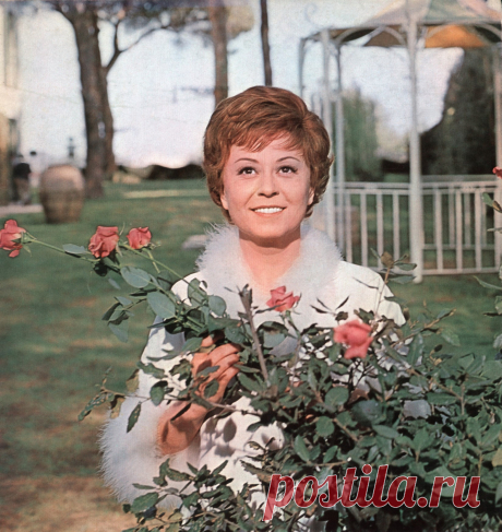 Джульетта Мазина, 22 февраля, 1921
 • 23 марта 1994