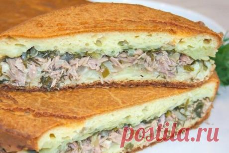 Заливной пирог с рыбными консервами

Подойдут любый рыбные консервы в масле.

Тебе понадобится: 200 мл кефира, 1 стакан муки, 2 яйца, 1 ч.л. разрыхлителя, полпучка укропа, 1 банка рыбных консервов в масле, соль, растительное масло для смазывания формы.

Приготовление: Смешай теплый кефир, взбитые яйца, соль, муку и разрыхлитель. Консервы достань из банки, разомни вилкой и смешай с измельченным укропом.

Вылей часть теста в смазанную форму, выложи начинку, залей остатками т...