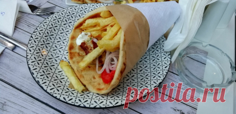 Греческий Гирос - это НЕ "ШАУРМА". Это простое и вкусное блюдо греческой кухни | КулинарныЕ - ПутешествиЯ | Яндекс Дзен