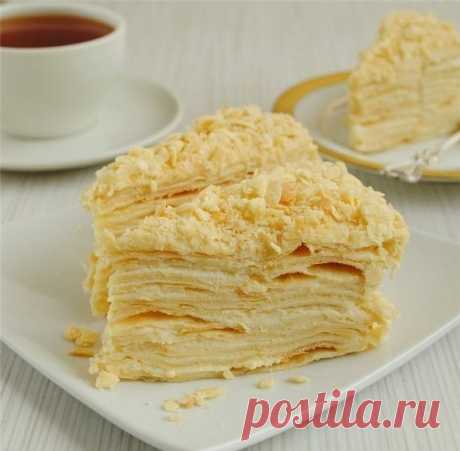 ТОРТ "НАПОЛЕОН" 

ИНГРЕДИЕНТЫ:
● тесто на торт диаметром 20-22 см.
● 200 мл. холодного молока
● 120 гр. холодного маргарина
● 1 яйцо
● 1/4 ч. ложки лимонной кислоты
● щепотка ванилина
● 1 ст. ложка коньяка или водки
● 2.5 стакана муки (стакан=250 мл)

Крем:
● 2 стакана молока (стакан 250 мл.)
● 2 яйца
● 200 гр. сахара
● 1 пакетик ванильного сахара
● 2 ст. ложки кукурузного крахмала (без горки) 
● 200 мл. сливок 33%
● 1 пакетик закрепителя сливок

ПРИГОТОВЛЕНИЕ:
1. В в миск...