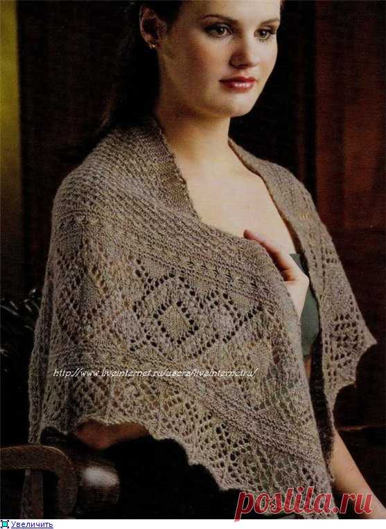 Ажурная шаль спицами Miralda's Triangular Shawl.
