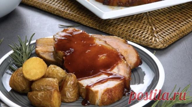 Нежное свиное филе в духовке с картофелем: роскошное угощение для настоящих гурманов.