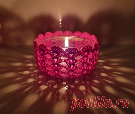 Маленькая красота к Новому году! Схема | Вязаные крючком аксессуары Приветик девочки-красавицы, рукодельницы. Неожиданно соседи пригласили в гости на рюмку чая. Здесь это не редкость, когда приглашают в гости на аперитив, часов в 5 вечера, и сидят до&nbsp; 7-8 вечера под одну бутылку игристого вина и какие-нибудь орешки-чипсики, с лучшем случае...