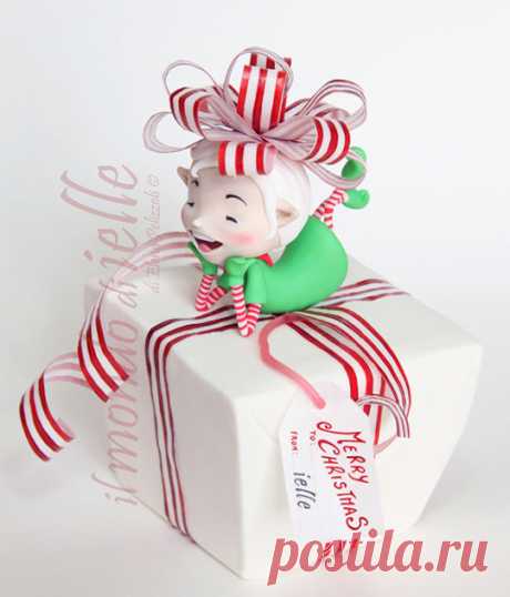 Christmas gifts Elf - Cake by il mondo di ielle - CakesDecor