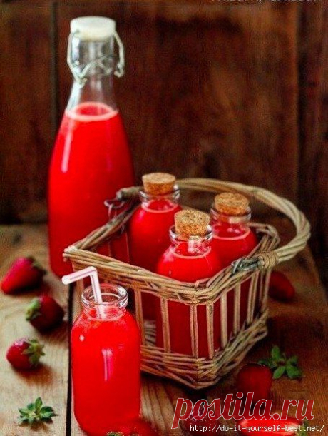 Клубничный лимонад.