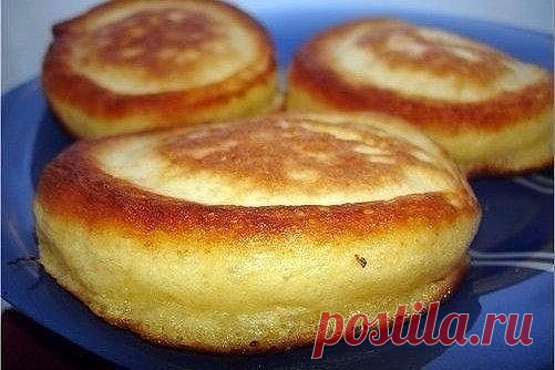 Пышные оладушки 

Рецепт-бомба! 
Оладушки получаются действительно очень пышные и воздушные) 

1. 0,5 банка кефира (можно любой-1%, жирный, а лучше вообще перестоявший) 
2. Кефир нагреть, чтобы горячий был - это главное. 
3. Добавить щепотку соли + 2-3 ст.л. сахара (без верха) +1 яйцо и перемешать хорошо.
4. Потом добавить до 3 стаканов муки и венчиком хорошо вымесить, чтобы консистенция была, как густая сметана. 
5. И 1 ч.л. соды без верха (по чуть-чуть всыпать) и хорошо ...
