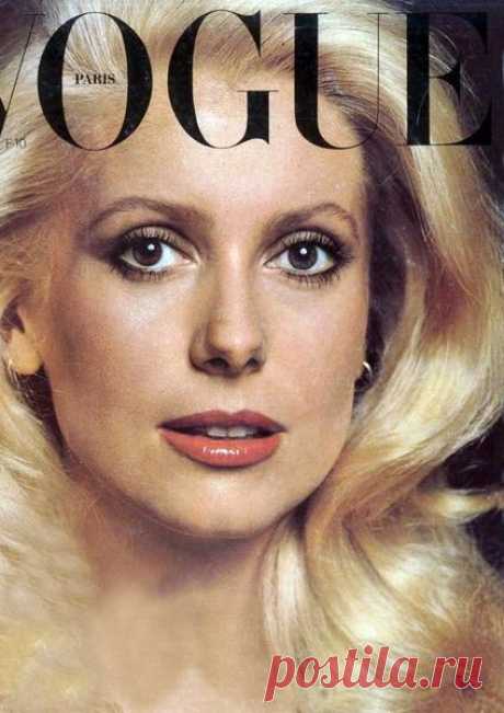 Кинозвезда 1970-х - Катрин Денёв.  Журнал «Vogue».
Автор: Сергей Курий. © Shkolazhizni.ru  |  История макияжа. Как естественный макияж 70-х сменился «клоунским» макияжем 80-х, «героиновым шиком» 90-х и гламуром нулевых? | Красота и здоровье