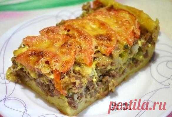 Мясной пирог из картофельного теста.